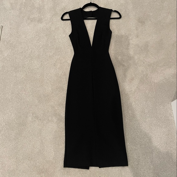 Lulu’s black midi dress. Deep v front cut. Open back. Size XS - Picture 3 of 4